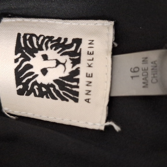Anne Klein - Picture 4 of 12